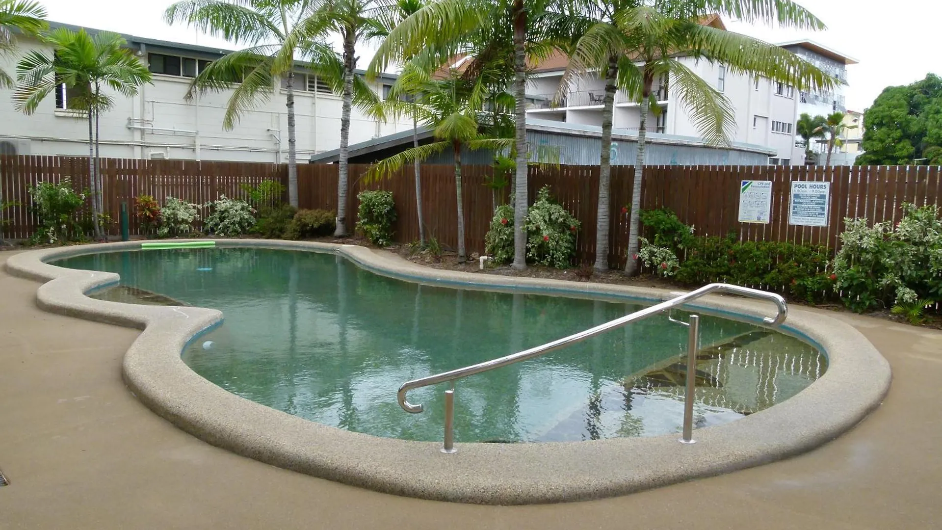 ホテル Madison Ocean Breeze Apartments タウンズビル