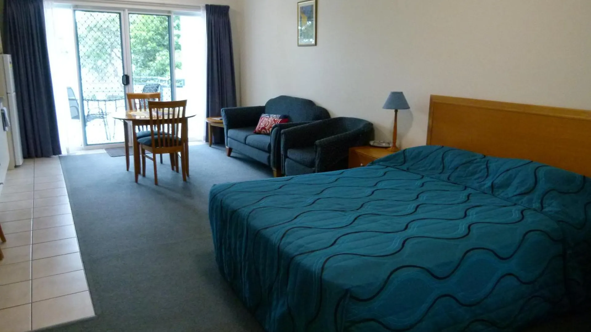 Madison Ocean Breeze Apartments 汤斯维尔 酒店
