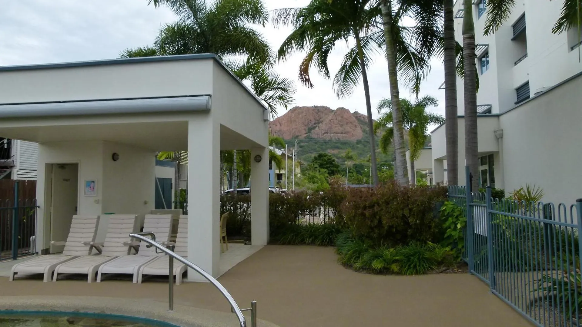 酒店 Madison Ocean Breeze Apartments 汤斯维尔