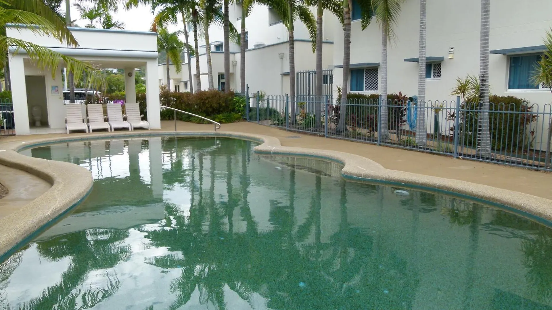 Madison Ocean Breeze Apartments 汤斯维尔 酒店