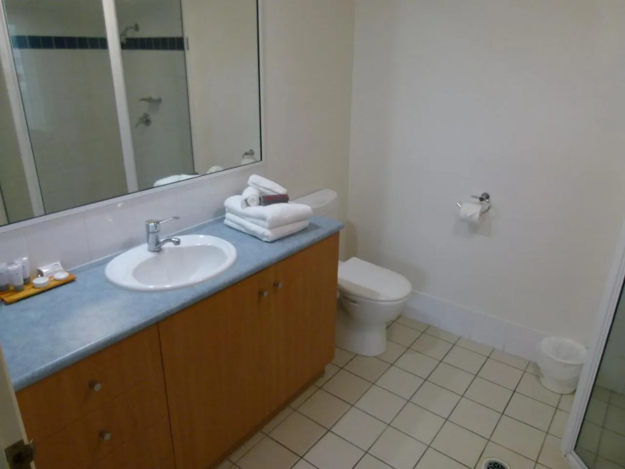 Madison Ocean Breeze Apartments 汤斯维尔 酒店