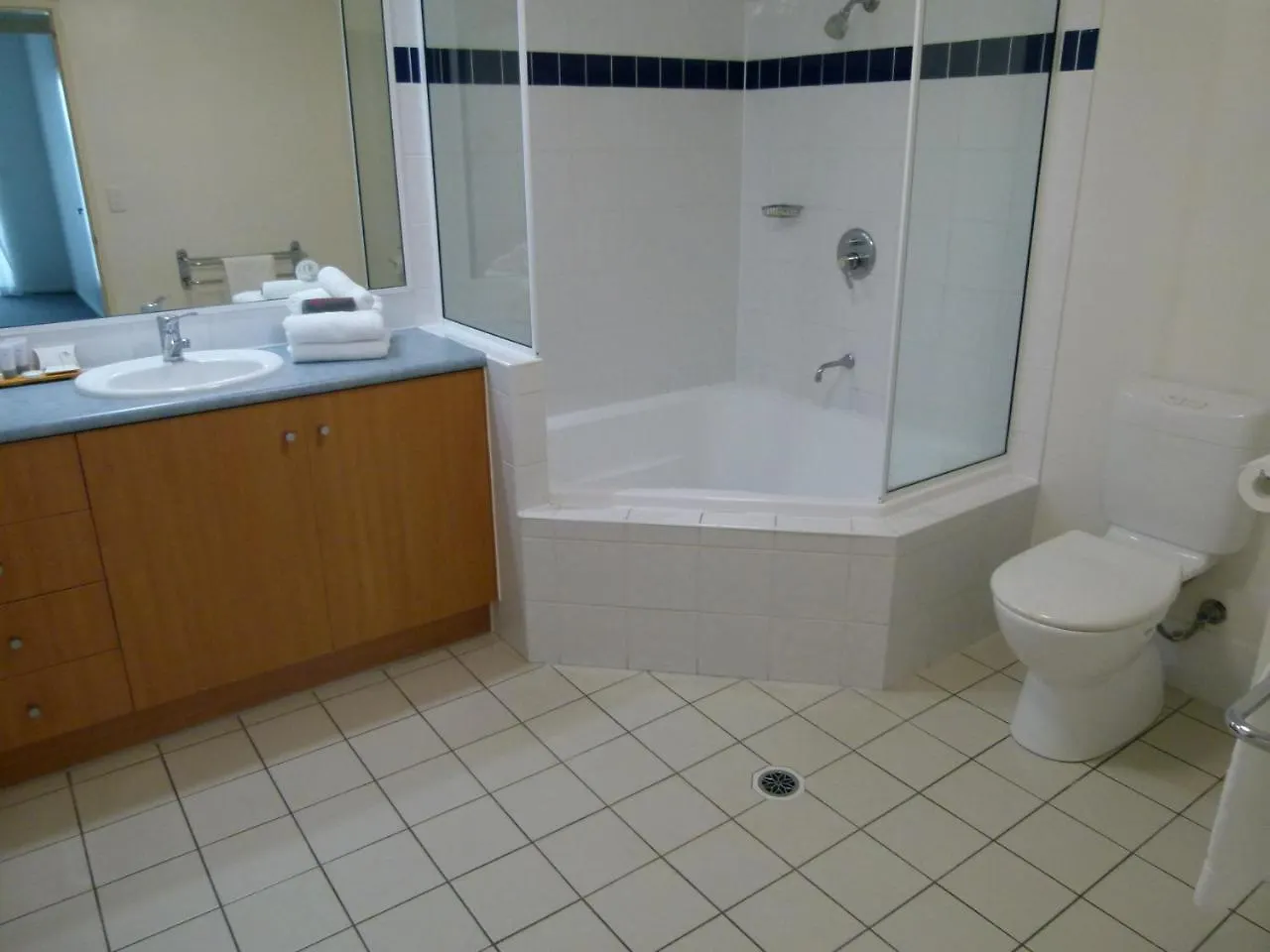 酒店 Madison Ocean Breeze Apartments 汤斯维尔